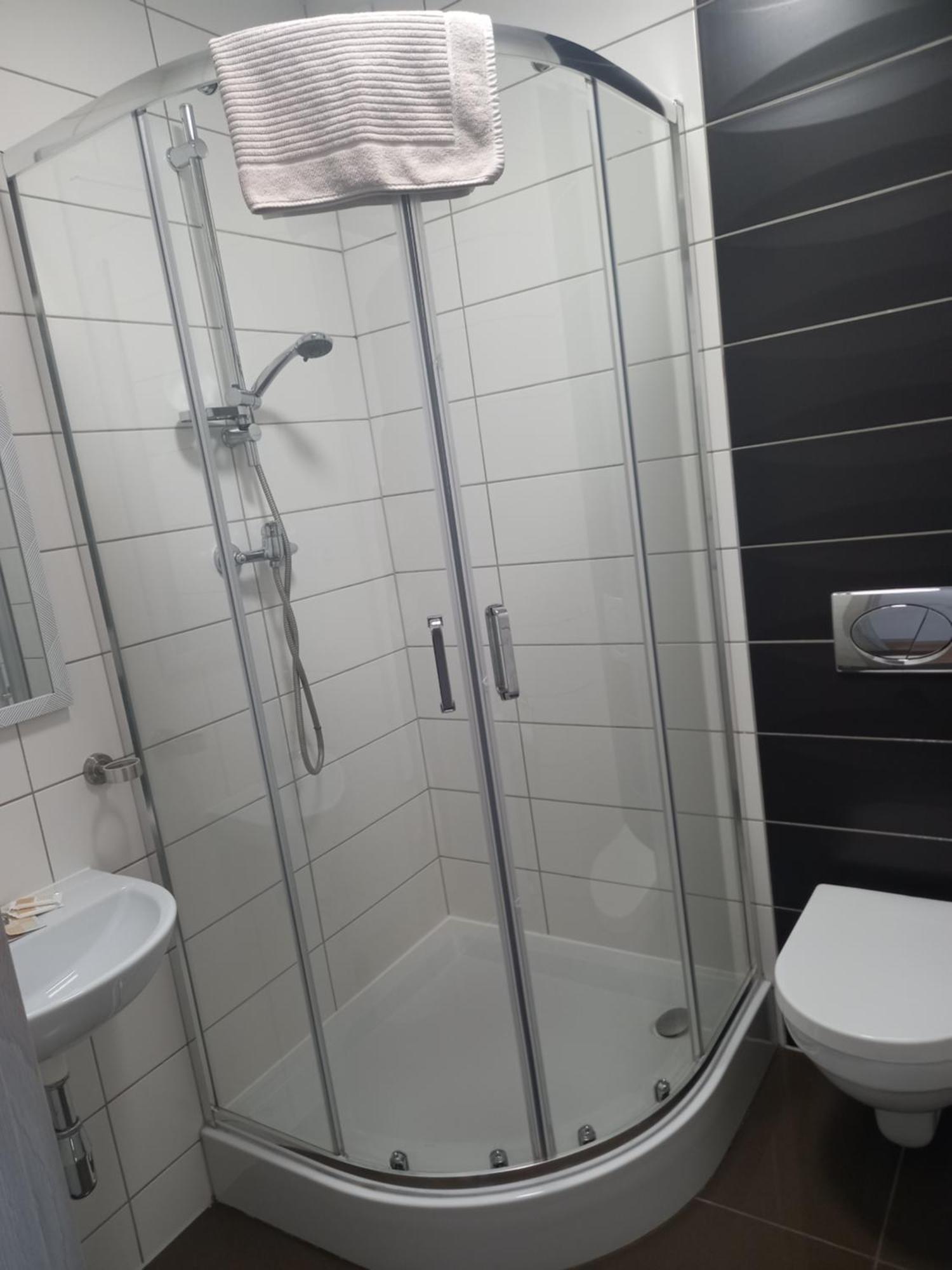 Leon'S Rooms Zary  Bagian luar foto