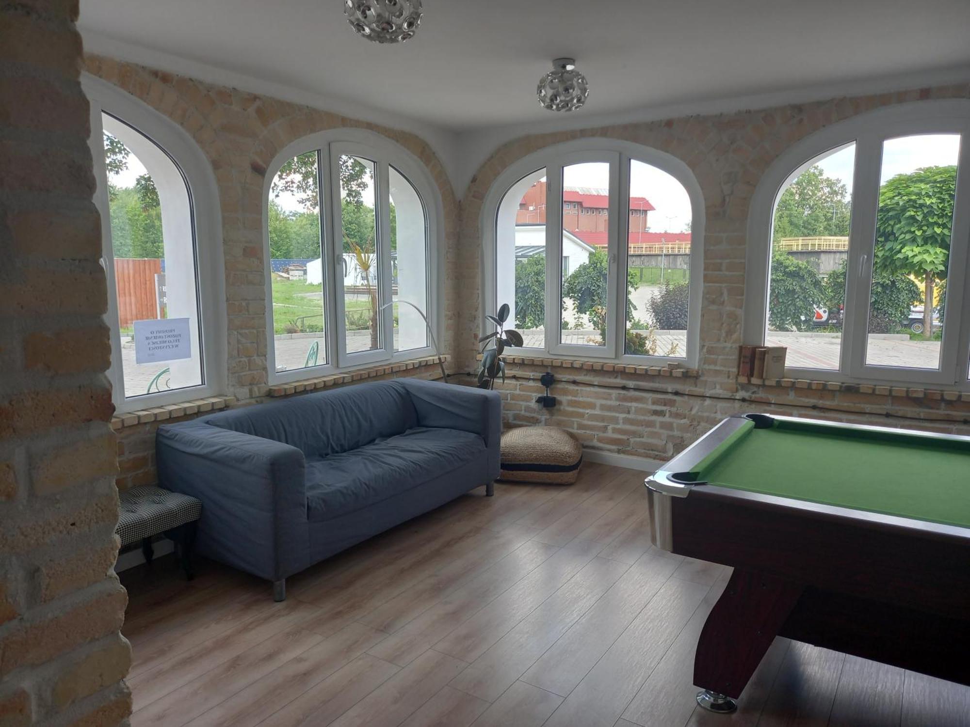 Leon'S Rooms Zary  Bagian luar foto