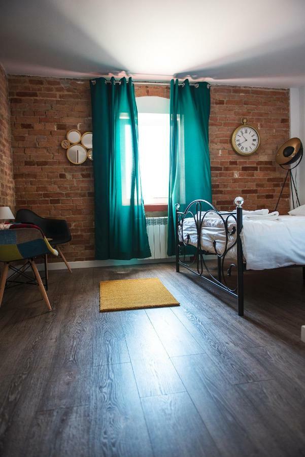 Leon'S Rooms Zary  Bagian luar foto