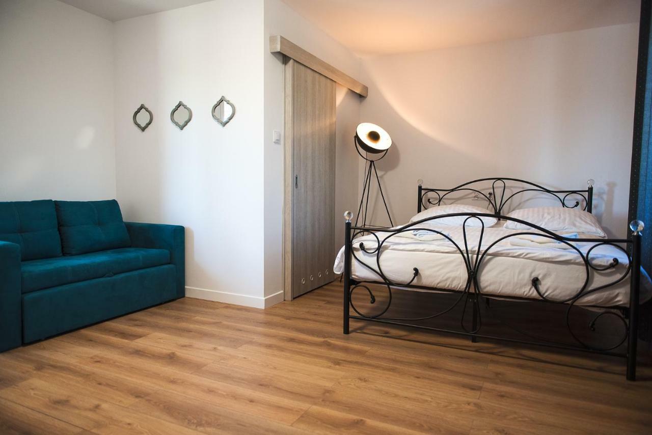 Leon'S Rooms Zary  Bagian luar foto