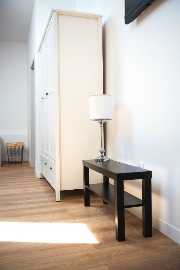 Leon'S Rooms Zary  Bagian luar foto