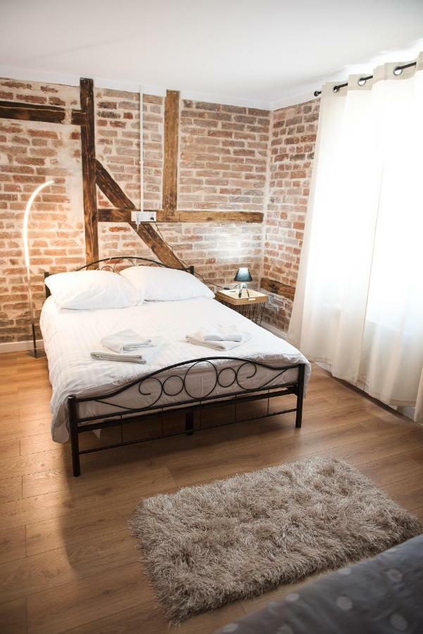Leon'S Rooms Zary  Bagian luar foto